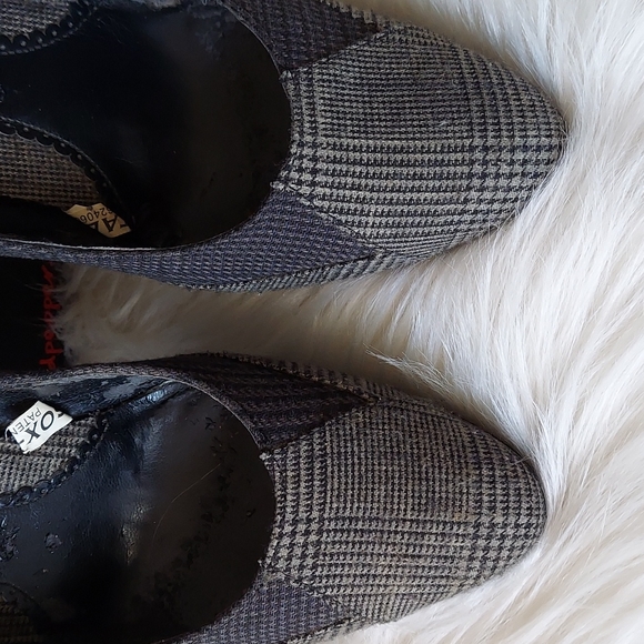 Isaac Mizrahi Grey Herrinbone Plaid Platform Heels - Picture 3 of 8